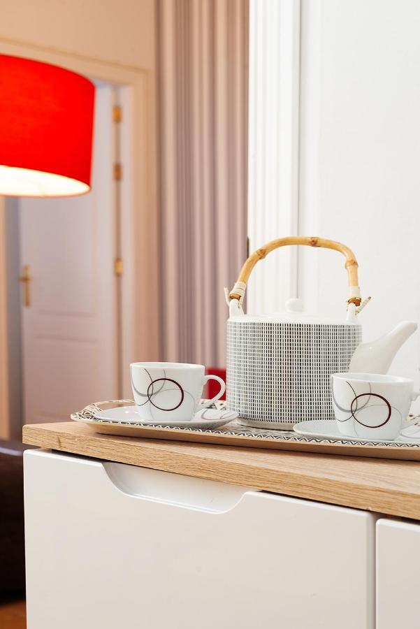 Apartamento Pasaje Valvanera Sevilla Eksteriør billede